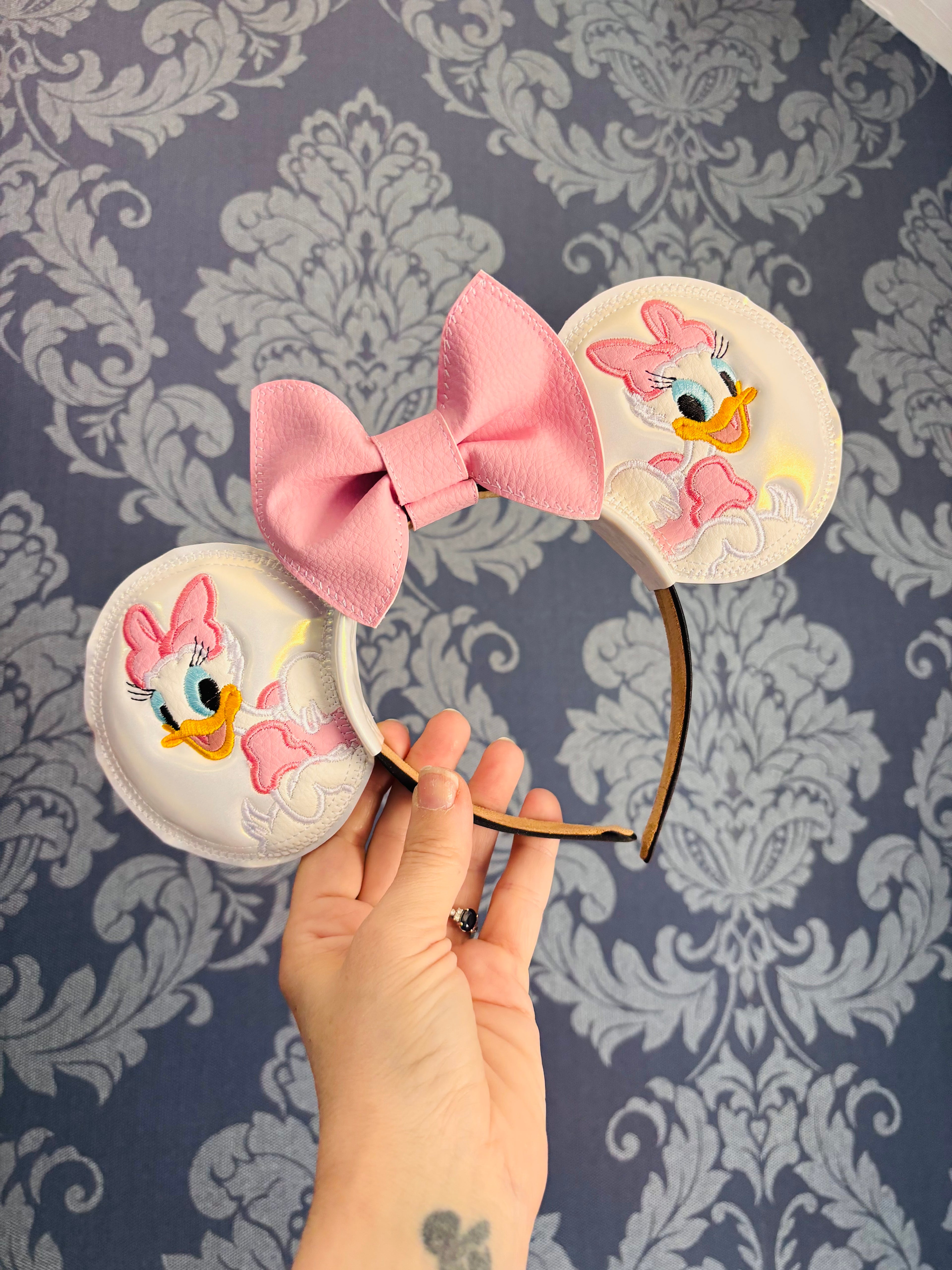 Sassy Daisy ear headband