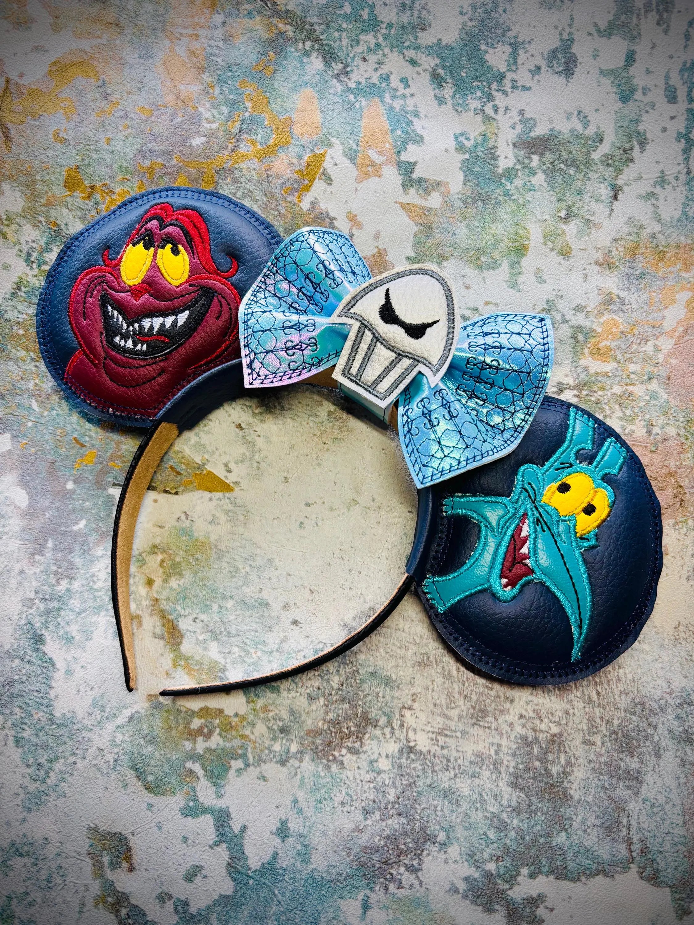Pain and Panic, Hercules ear headband