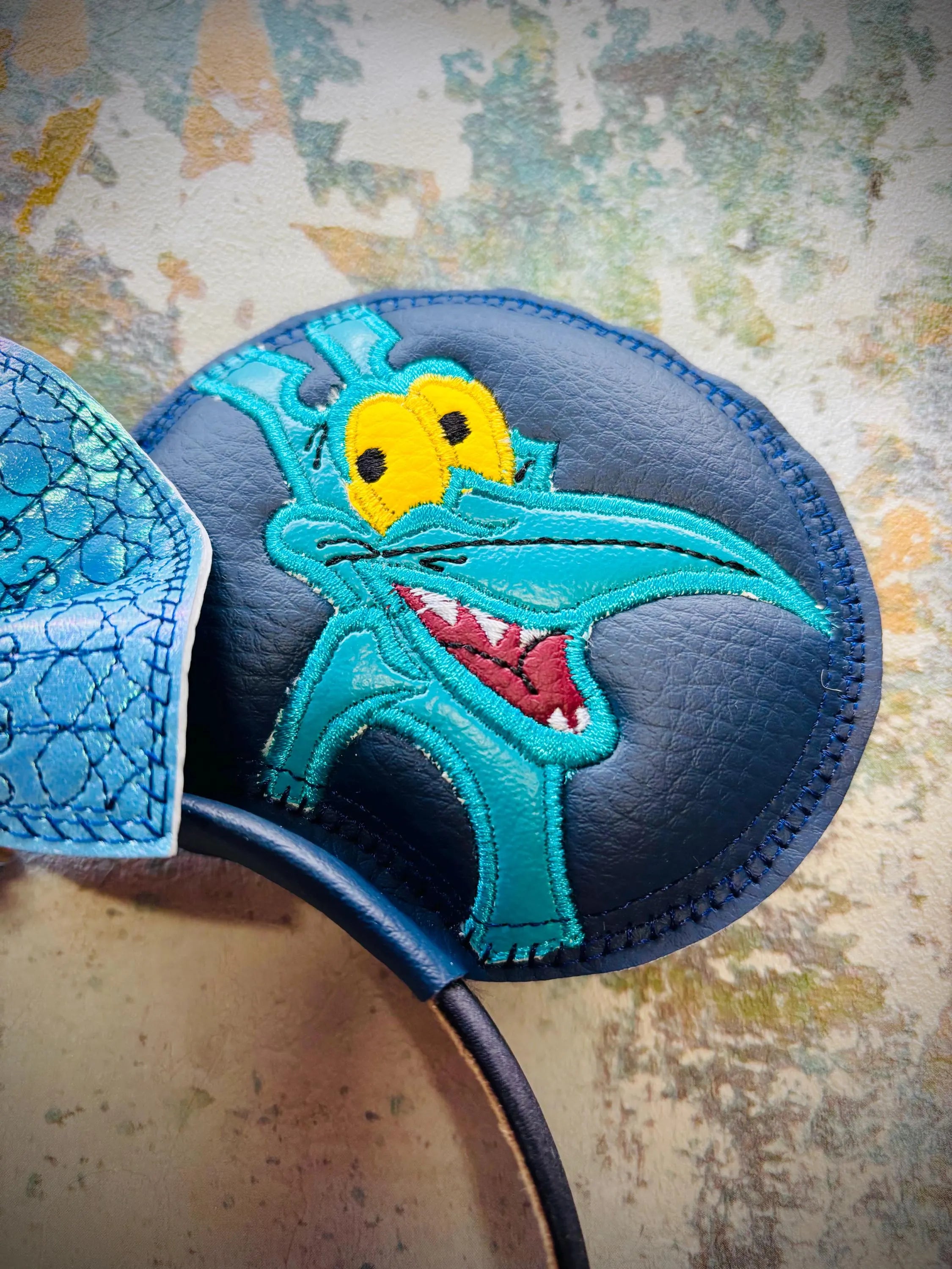 Pain and Panic, Hercules ear headband