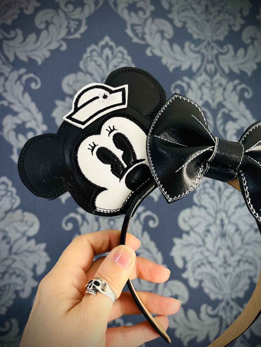 Core Character, Classic Mouse signature ear headband